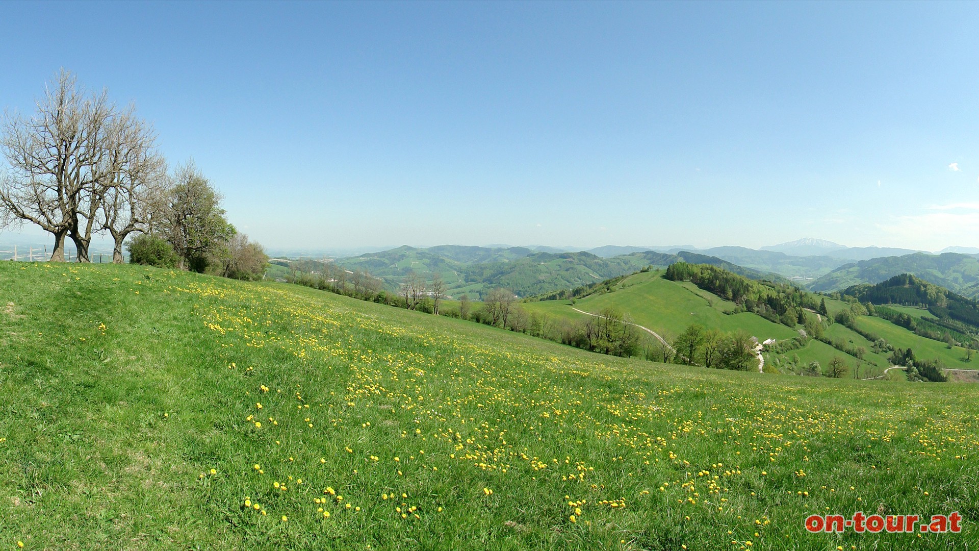 Der Rundumblick begeistert; Im Osten Perwarth; im Sdosten der tscher (rechts).