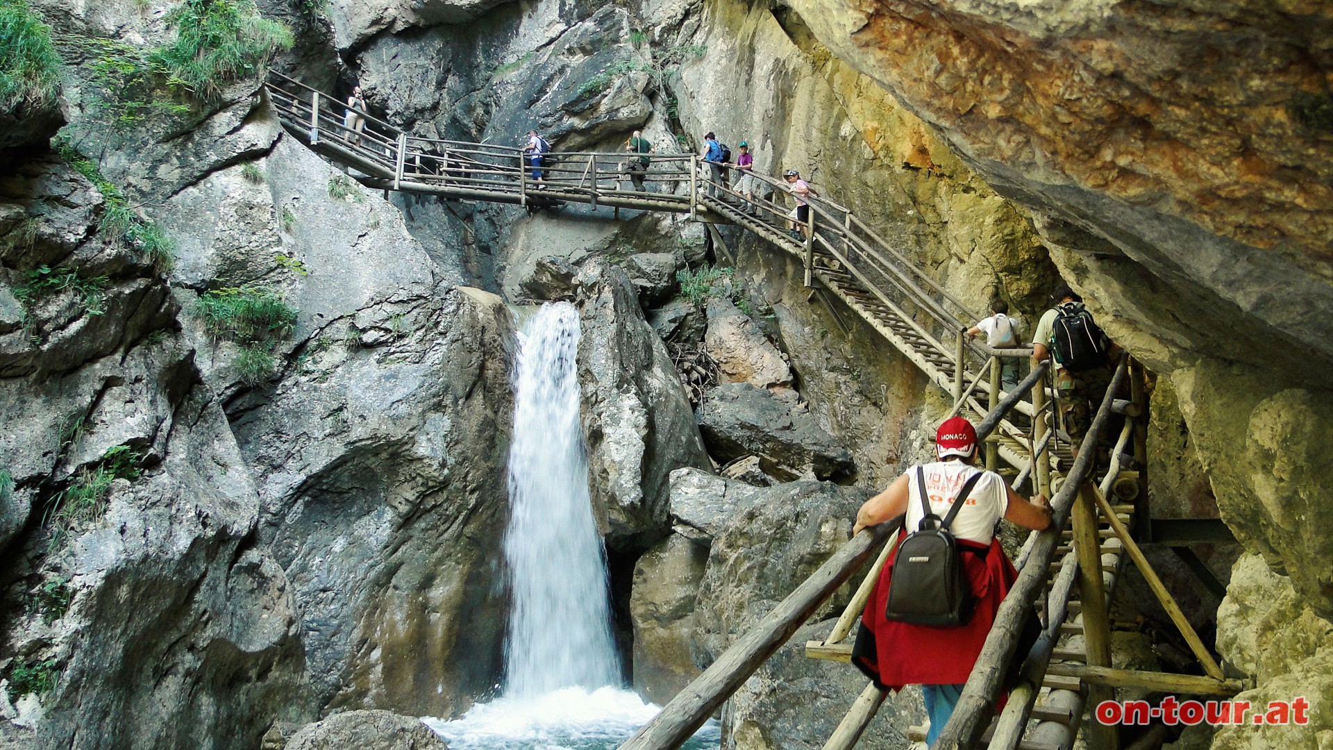 Der -Groe Wasserfall- ist ein Highlight der Tour.