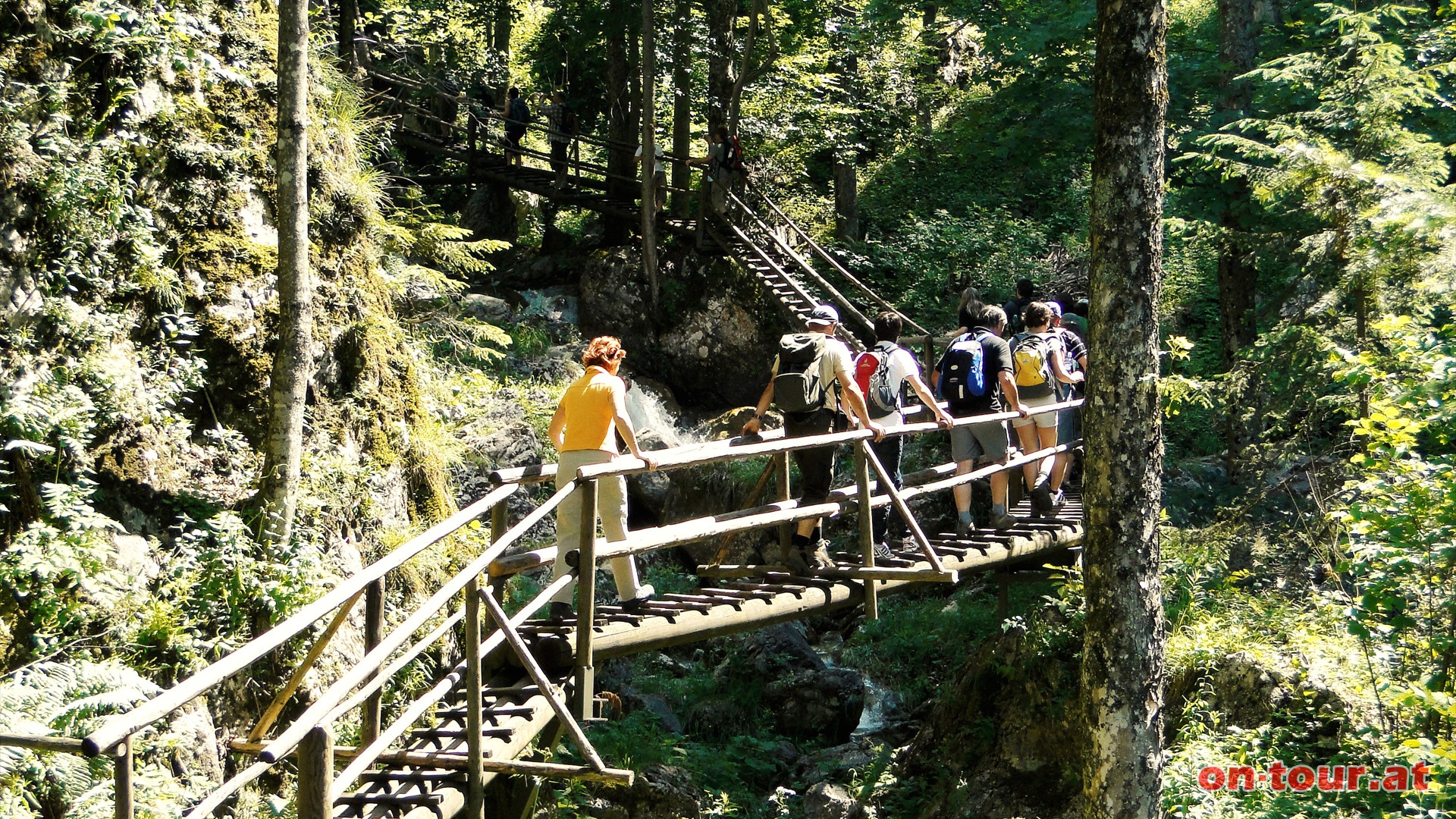 Die gesamte Steiganlage ist 1.400 m lang; mit einem Hhenunterschied von 350 m. 