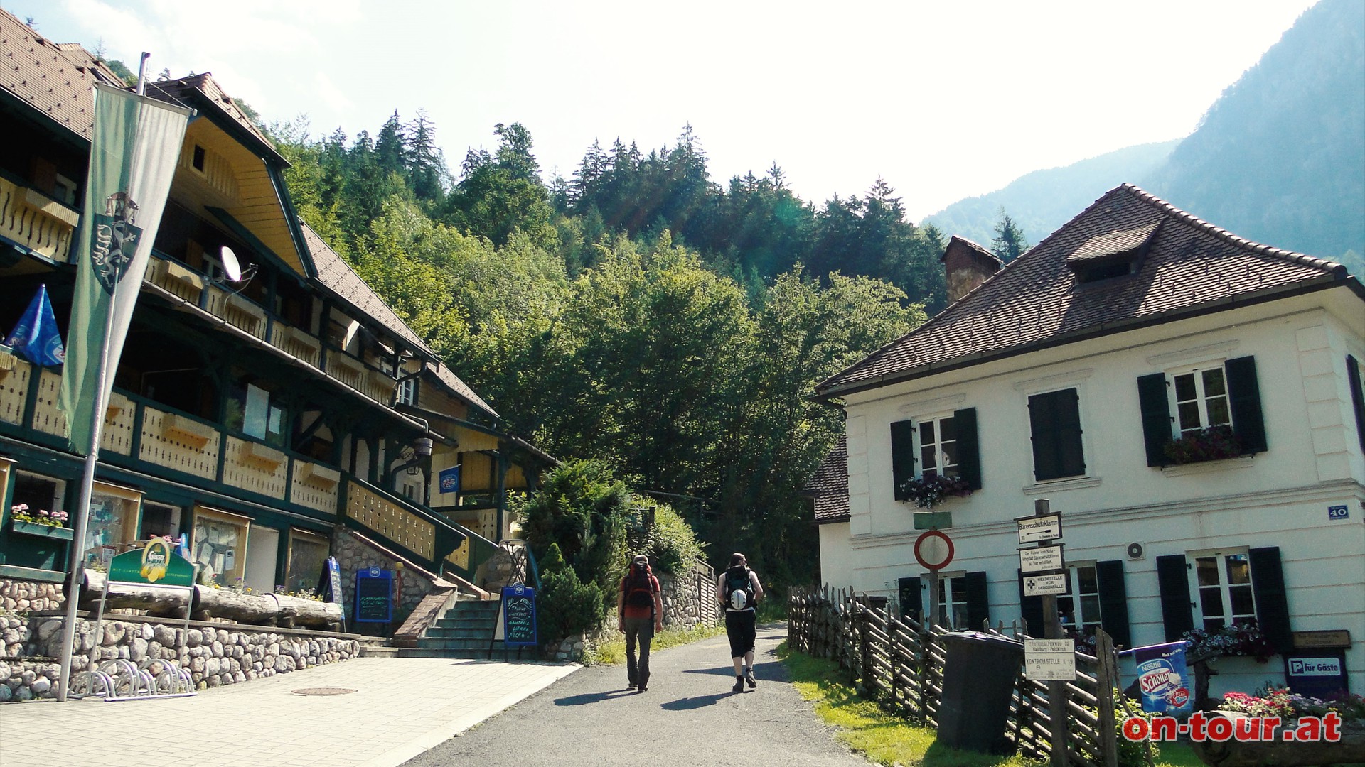 Die PKW Zufahrt zur Brenschtzklamm ist bis knapp vor der Bruner Mhle, einer Schaumhle, bzw. dem -Gasthaus zur Brenschtzklamm- mglich.