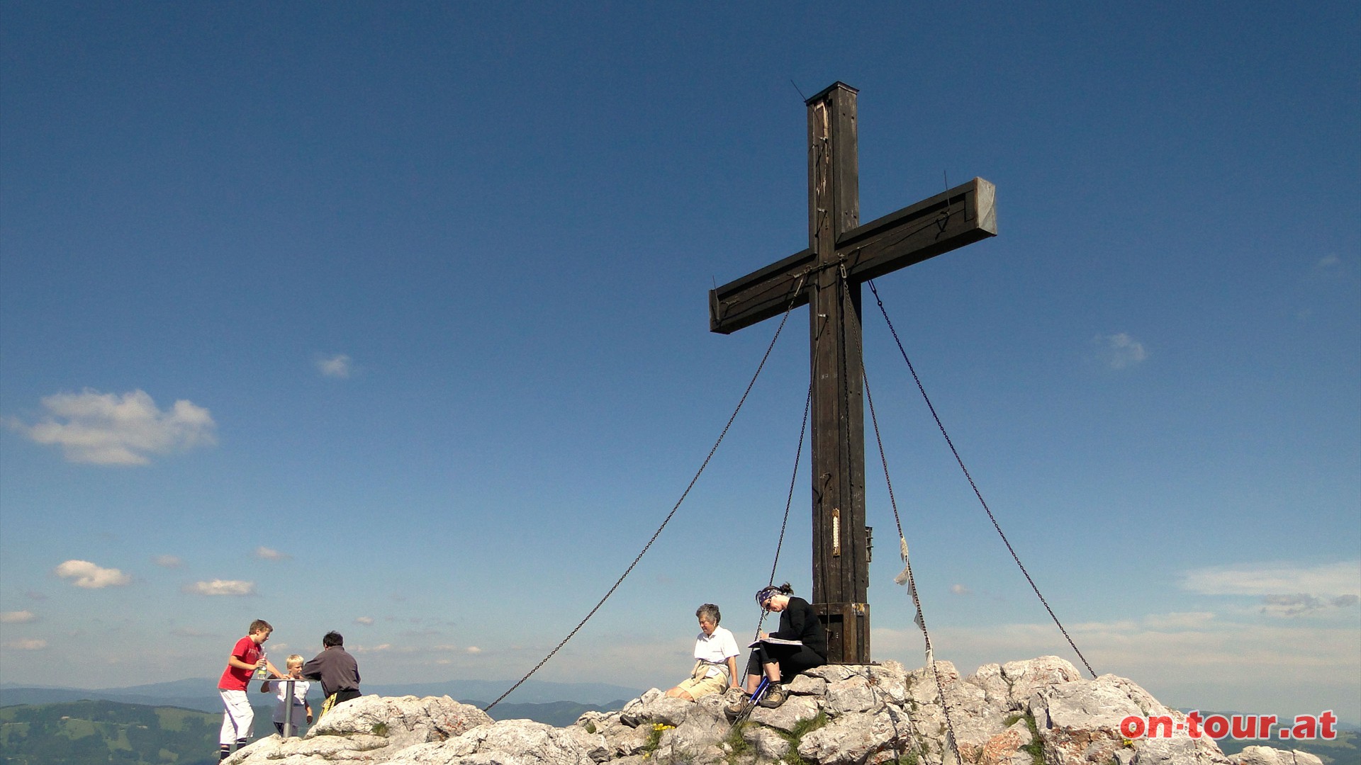 Ein paar Meter noch auf der Sdwestflanke bergauf und das Ziel ist erreicht.