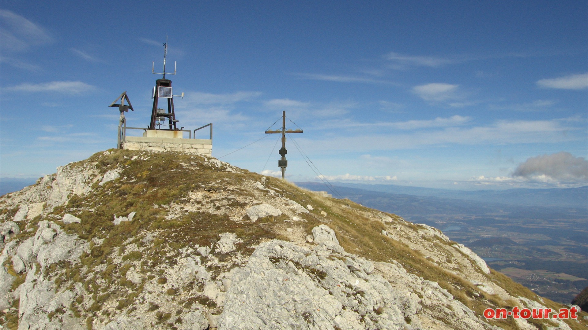 Bis zum Jahr 1947 befand sich am Gipfel eine meteorologische Mess-Station.