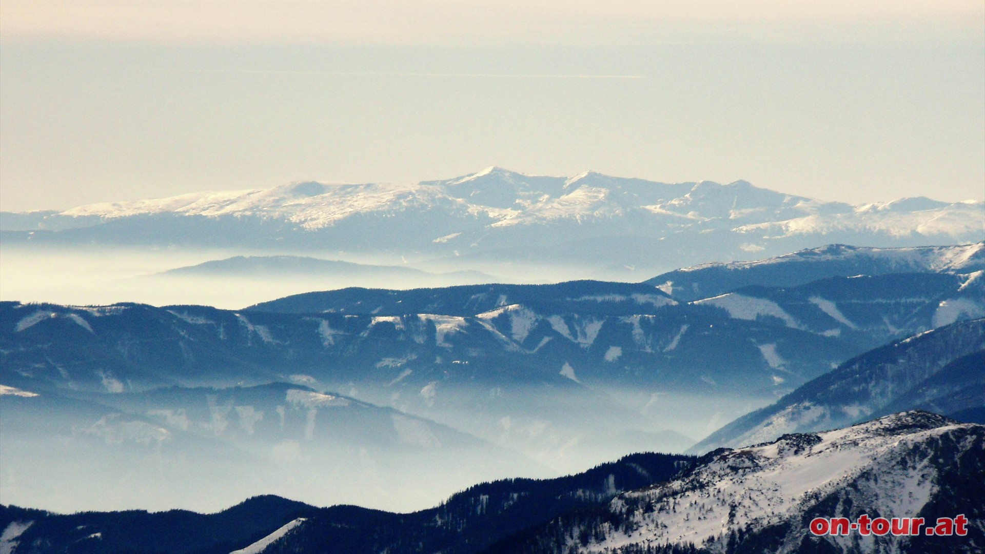 Und weils so schn klar ist zum Abschluss noch der Zirbitzkogel im Sdwesten.