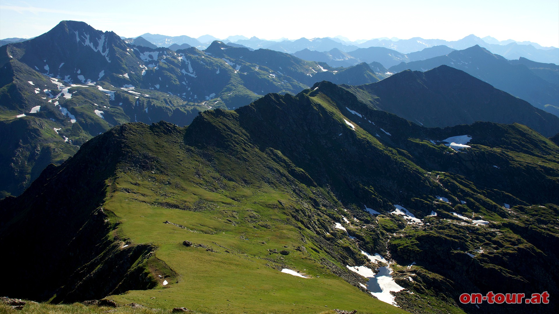 Westblick zum Fusslwandgrat. Links dahinter die Schoberspitze und der Talkenschrein.