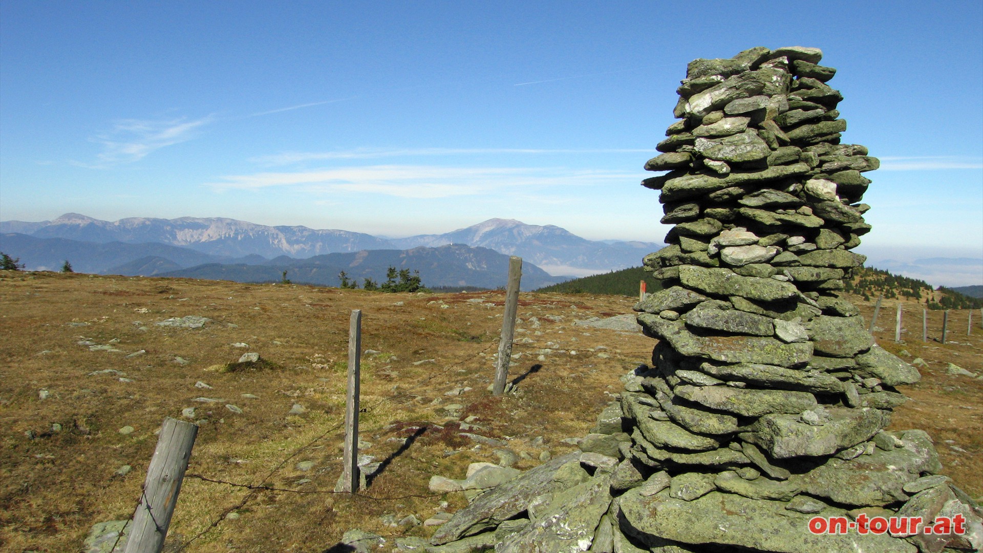 Rckblick nach Norden zum Schneeberg und zur Rax.