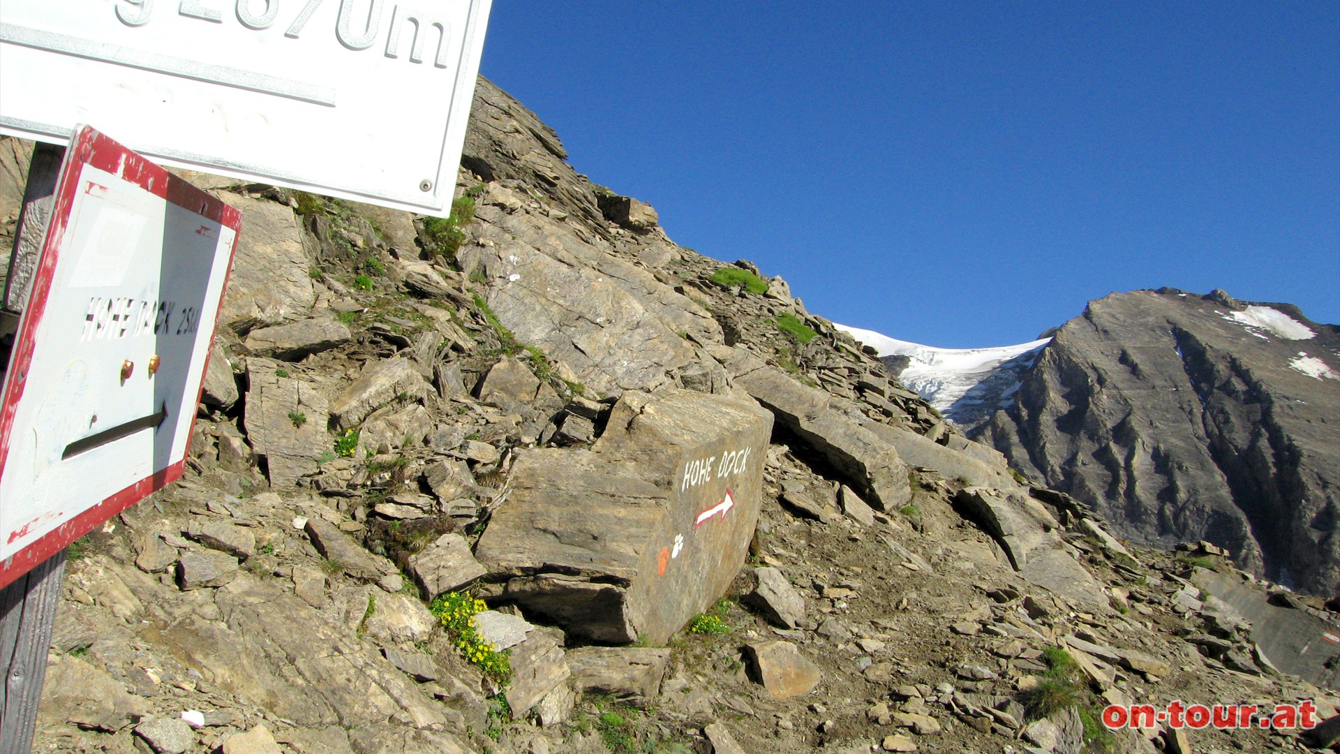 Abzweig Hoher Gang - Gletscherquerung zur Oberwalder Htte. Rechts weiter.
