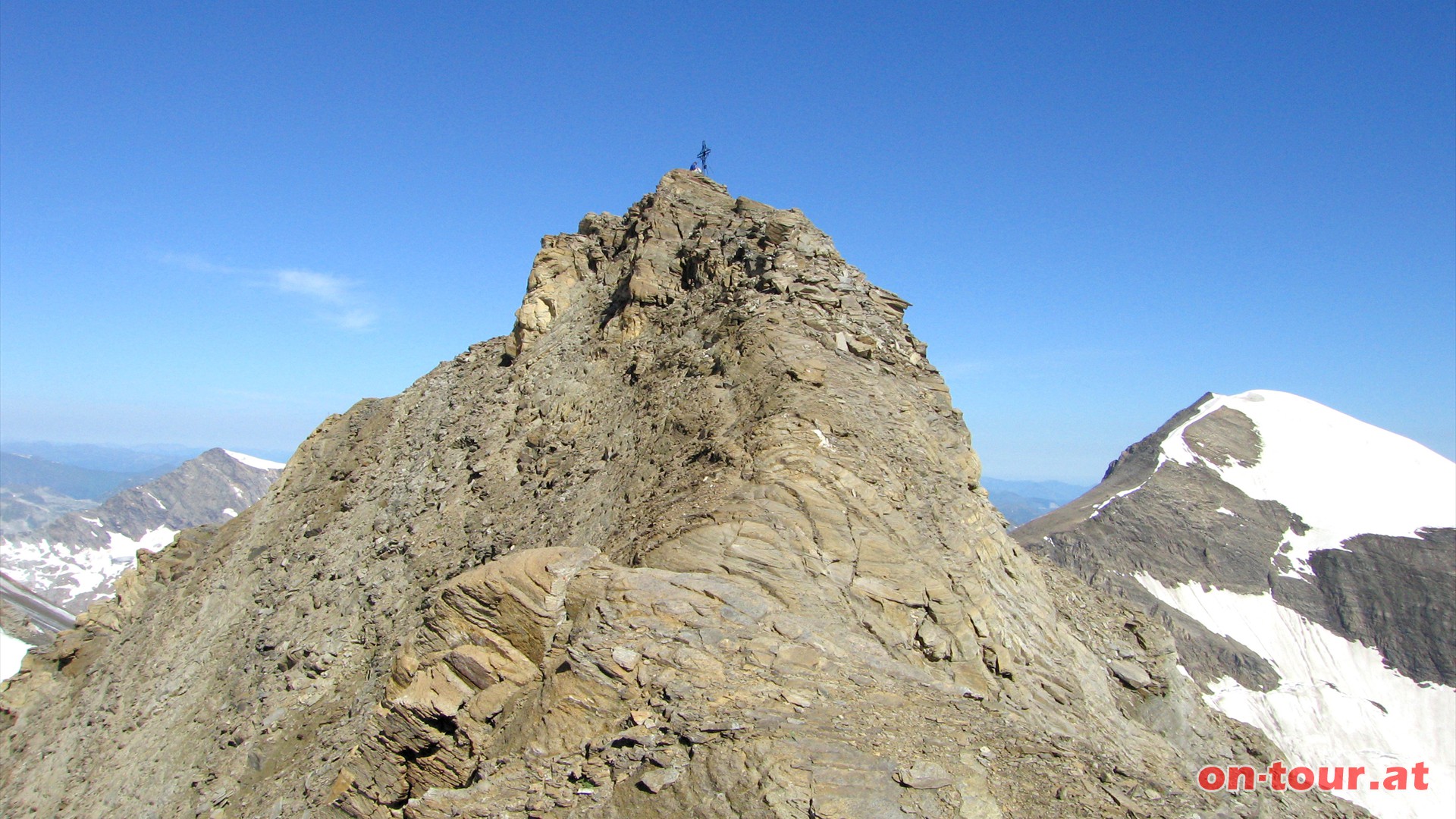 Und irgendwann muss man dann doch zurck (Rckblick zum Gipfel).