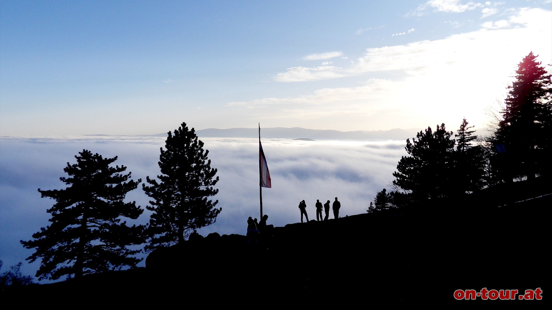 Ausblick Richtung Sden. Am Horizont das Wechselgebiet.