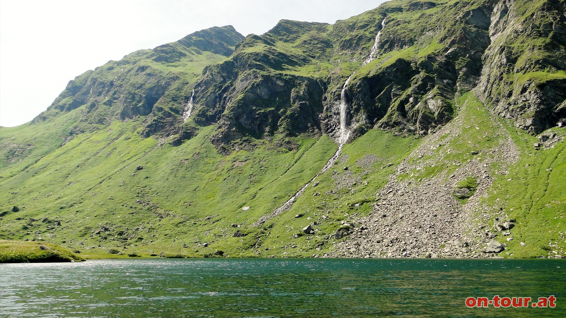 .... diese beraus erfrischende Bademglichkeit sollte man sich nicht entgehen lassen.
