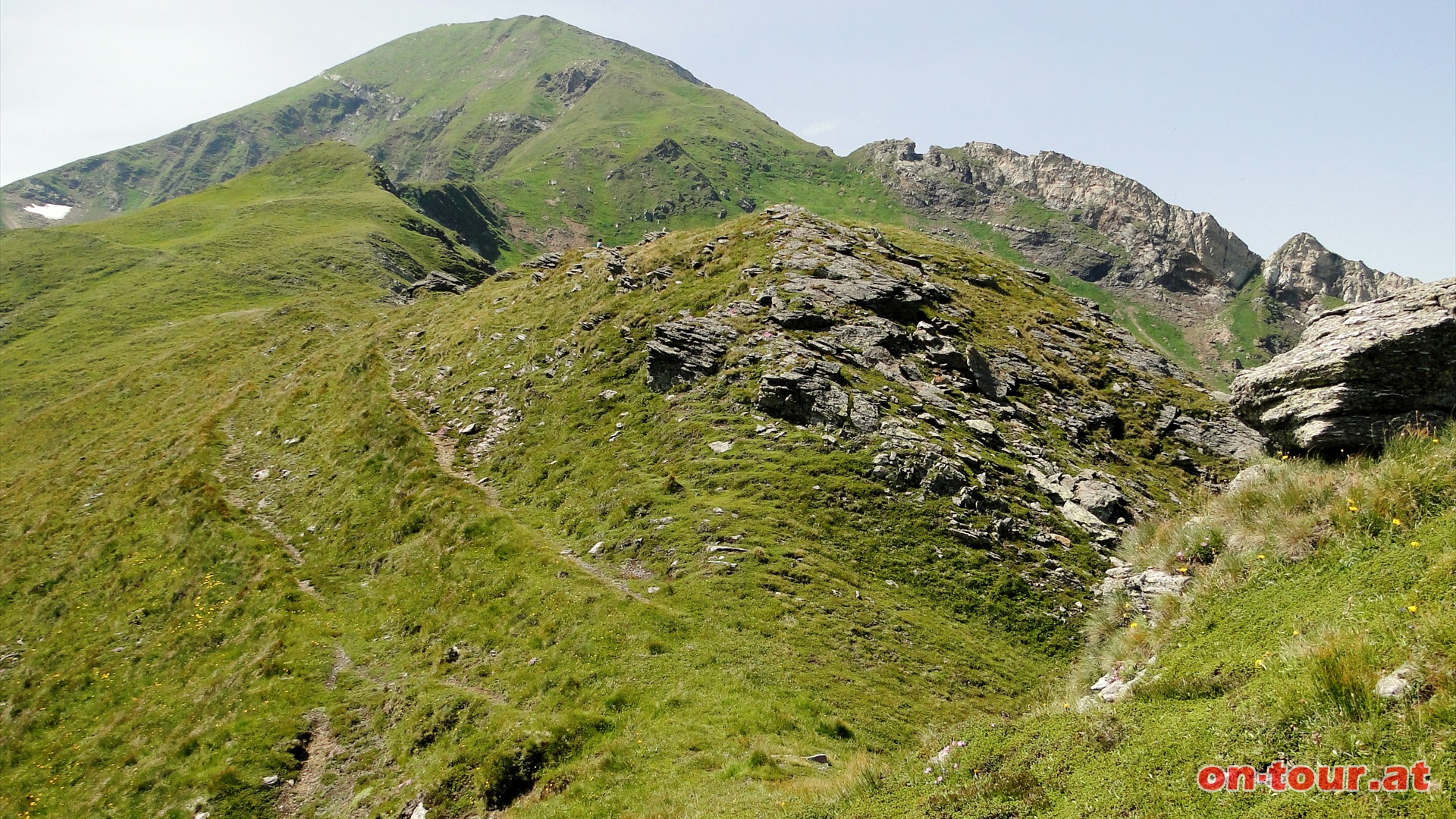 Aufblick zum Hohenwart beim Plseckjoch. Weiter Richtung SW - Fischsee.