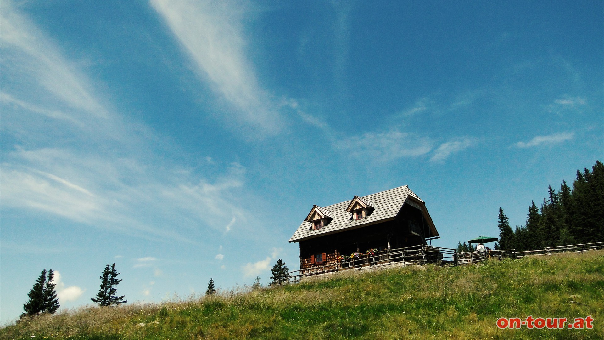 Nach einer Stunde ist die Vordere Roalmhtte erreicht (einzige Htte der Tour).