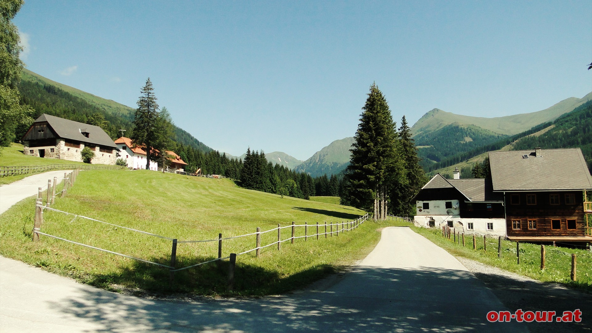 Tourstart beim Fatschger im Schttelgraben. Links bergauf (Weg 13).