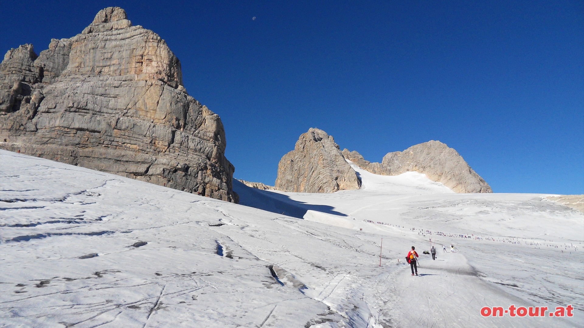 ber den Hallsttter Gletscher zum Hohen Dachstein. Groteils ist der Weg gesichert (gespurte Loipe).