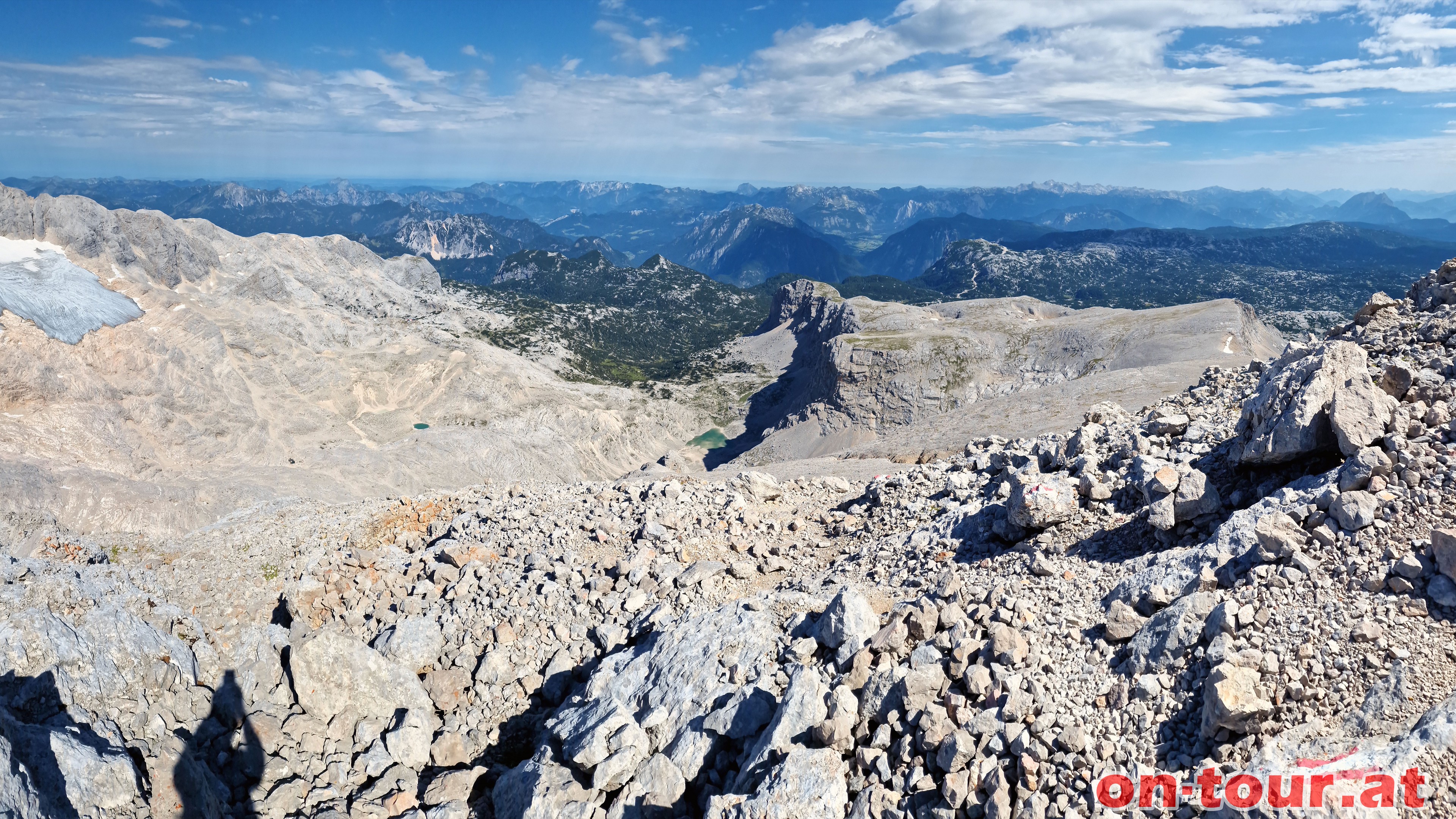 Hoher Gjaidstein; N-Panorama mit Eisseen, Taubenkogel und Dachsteinplateau.