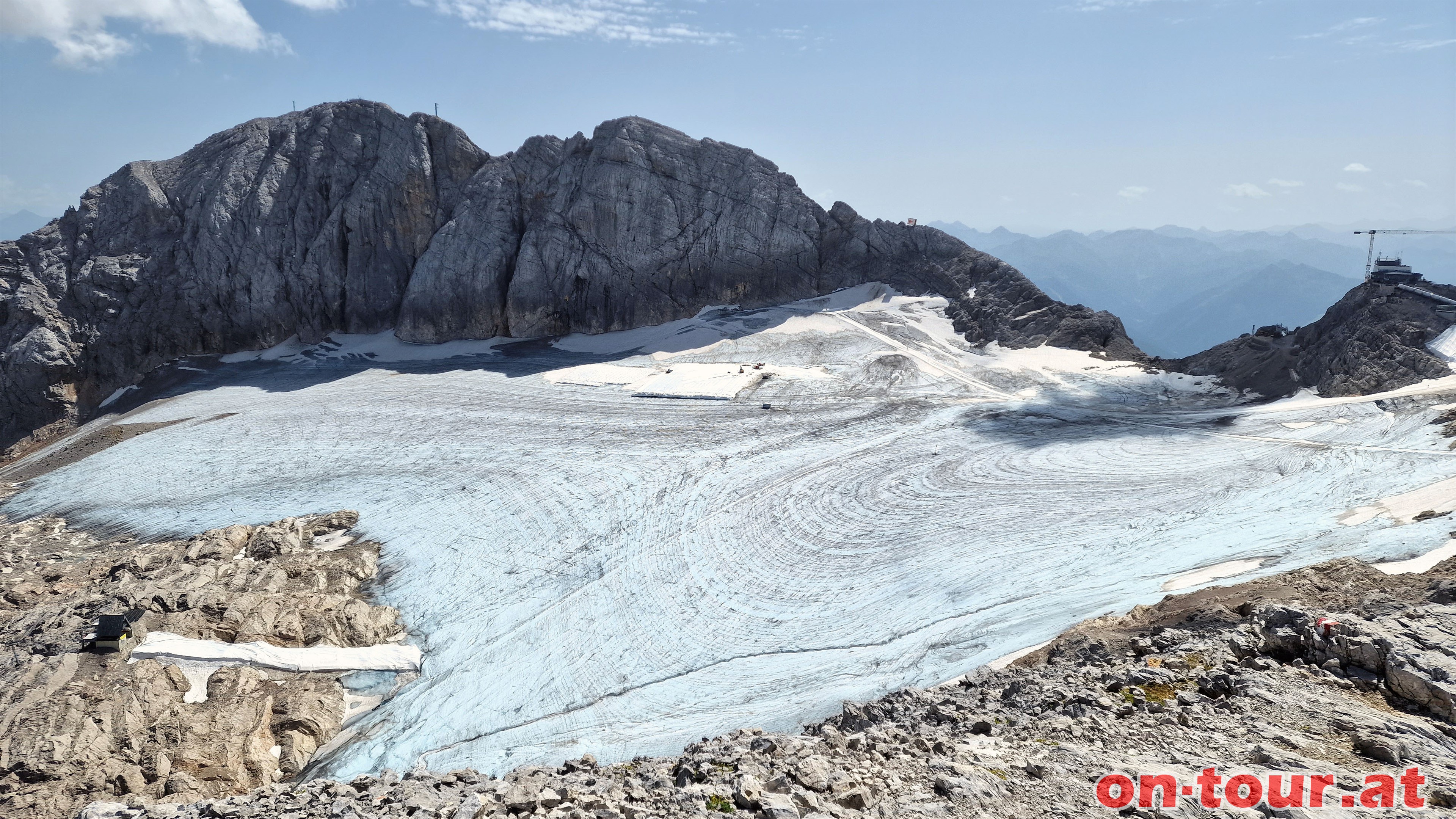 Im Sdosten Koppenkarsteine und Schladminger Gletscher.