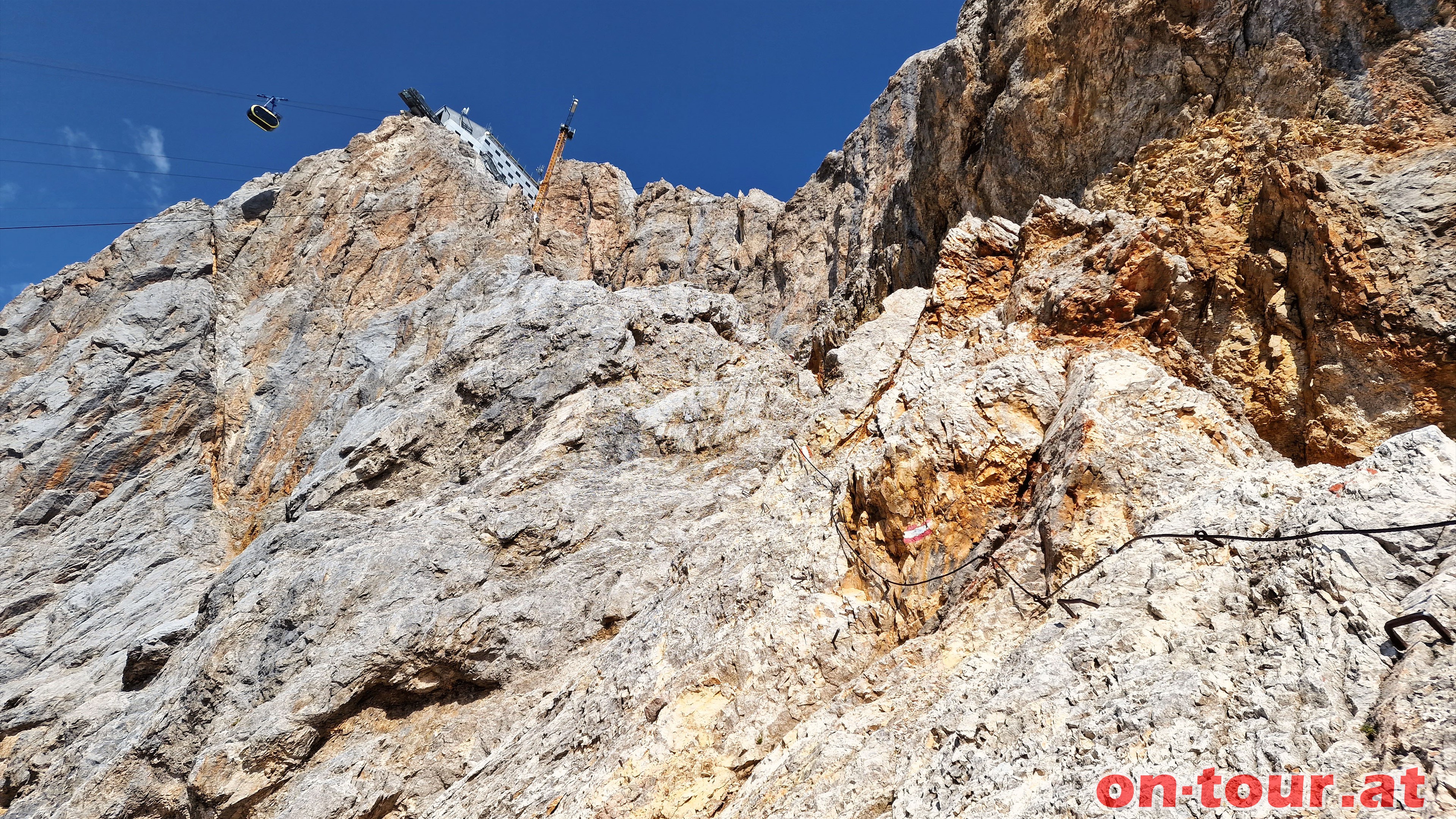 Klettersteig (B-C) zur Hunerscharte.