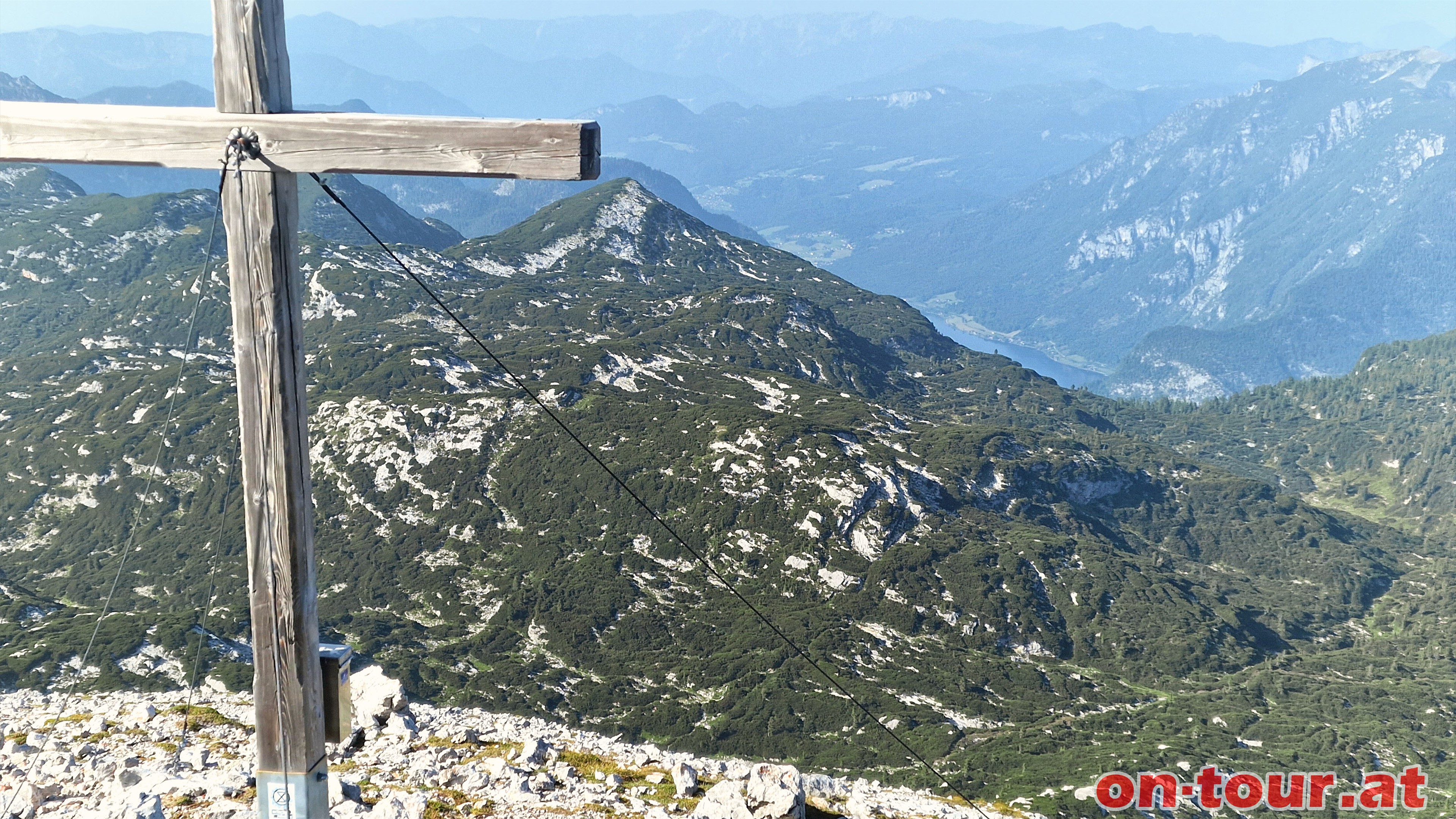 Taubenkogel mit Blick zum Hallsttter See.