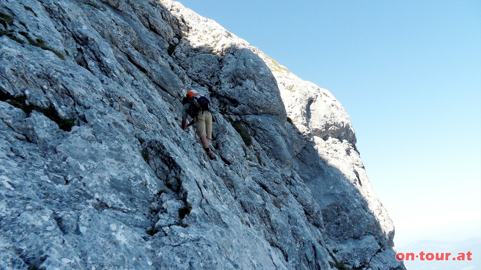 Bei der Weggabelung stehen -Schusterroute- oder -Kamin- (etwas leichter) zur Auswahl. Wir whlen die Schusterroute (rechts). Klettersteigset ist hier sicher kein Fehler.