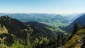 Schne Aussichten auch im Osten; die Osterhorngruppe im Hintergrund, die Salzach und Golling im Tal und rechts hinten noch der Dachstein.