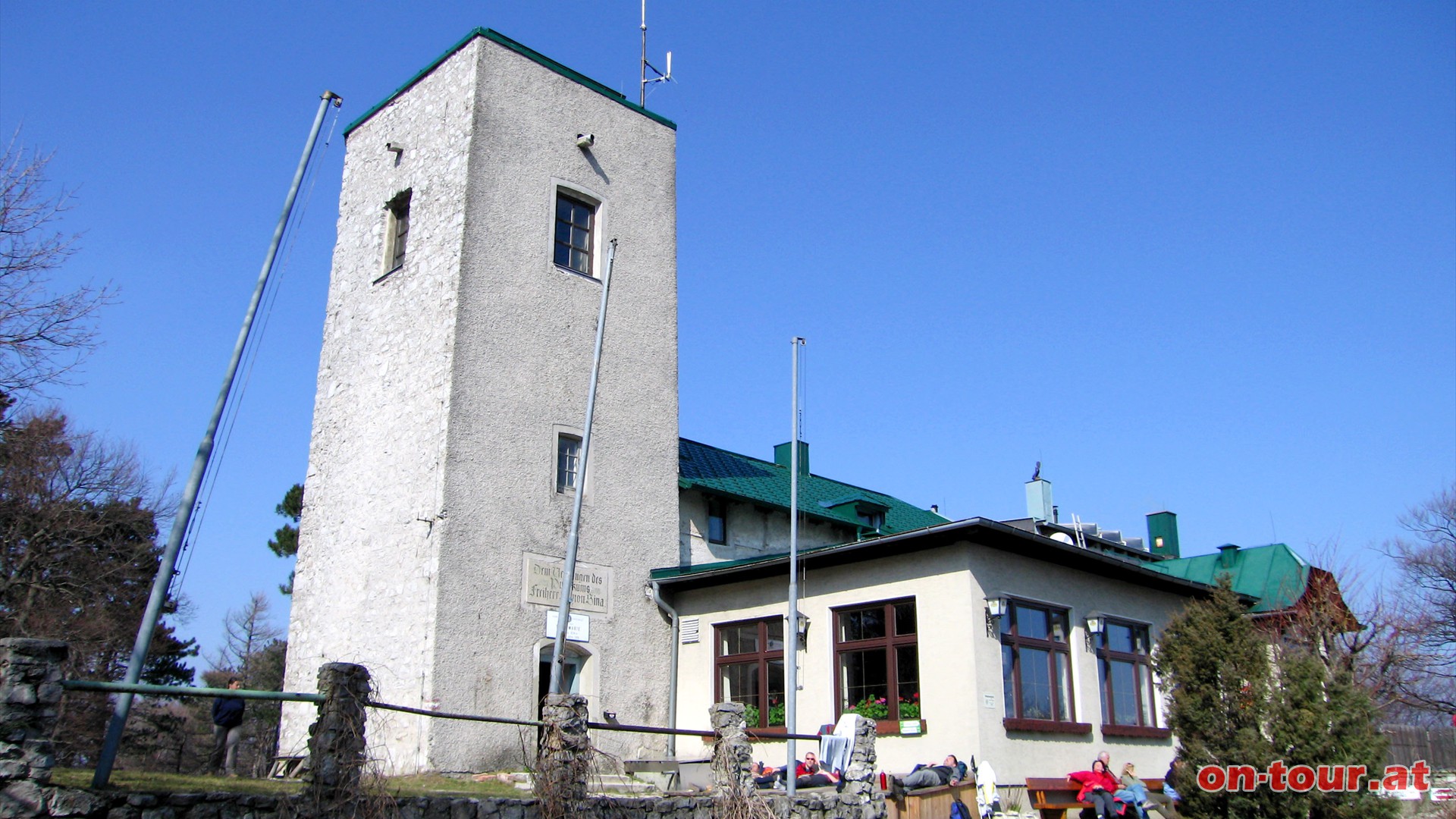 Natrlich kann man beim Eisernen Tor Schutzhaus auch Speis & Trank bestellen.