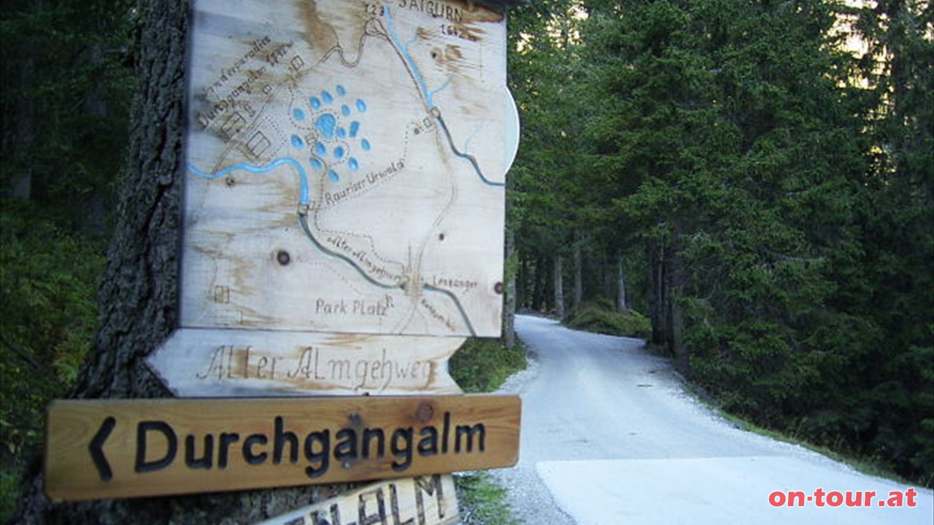 Der Rauriser Urwald, bereits im Nationalpark Hohe Tauern gelegen, ist ein Bergsturzwald zwischen 1.620 und 1.750 m Hhe mit mehr als 80 anmoorigen Tmpeln und Lacken.