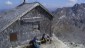 Am Fuende des Grates, der sich die letzten fast 400 Hhenmeter auf den Gipfel des Hohen Sonnblicks zieht, befindet sich auf 
2.719 m die Rojacher Htte.