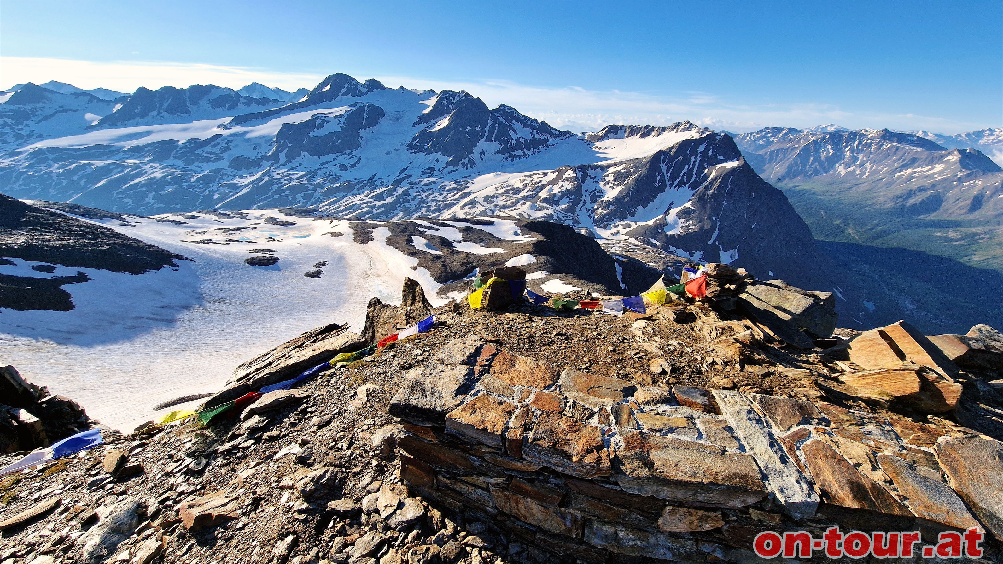 Im hintern Eis; SO-Panorama mit Finailspitze.