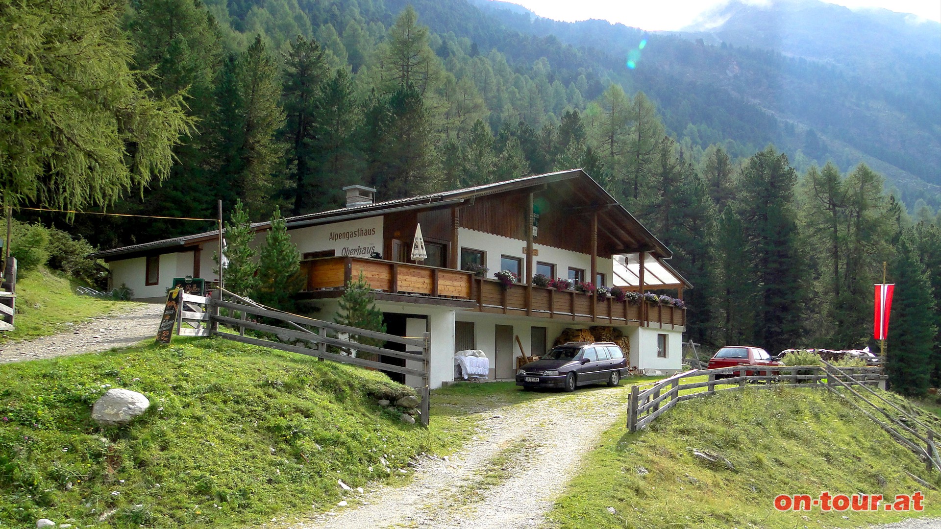 Der Parkplatz beim Alpengasthof Oberhaus ist Tour-Ausgangspunkt.