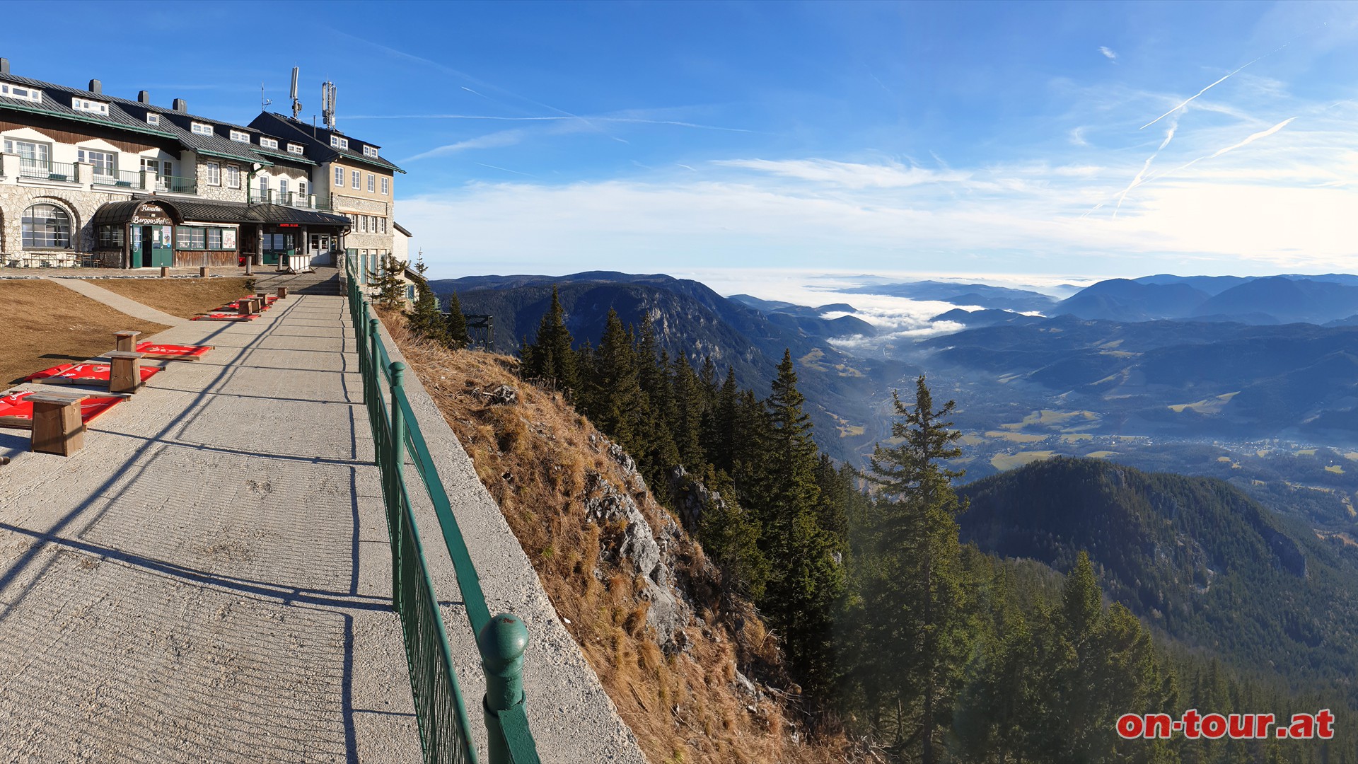 Berggasthof; Bergstation der Raxseilbahn.