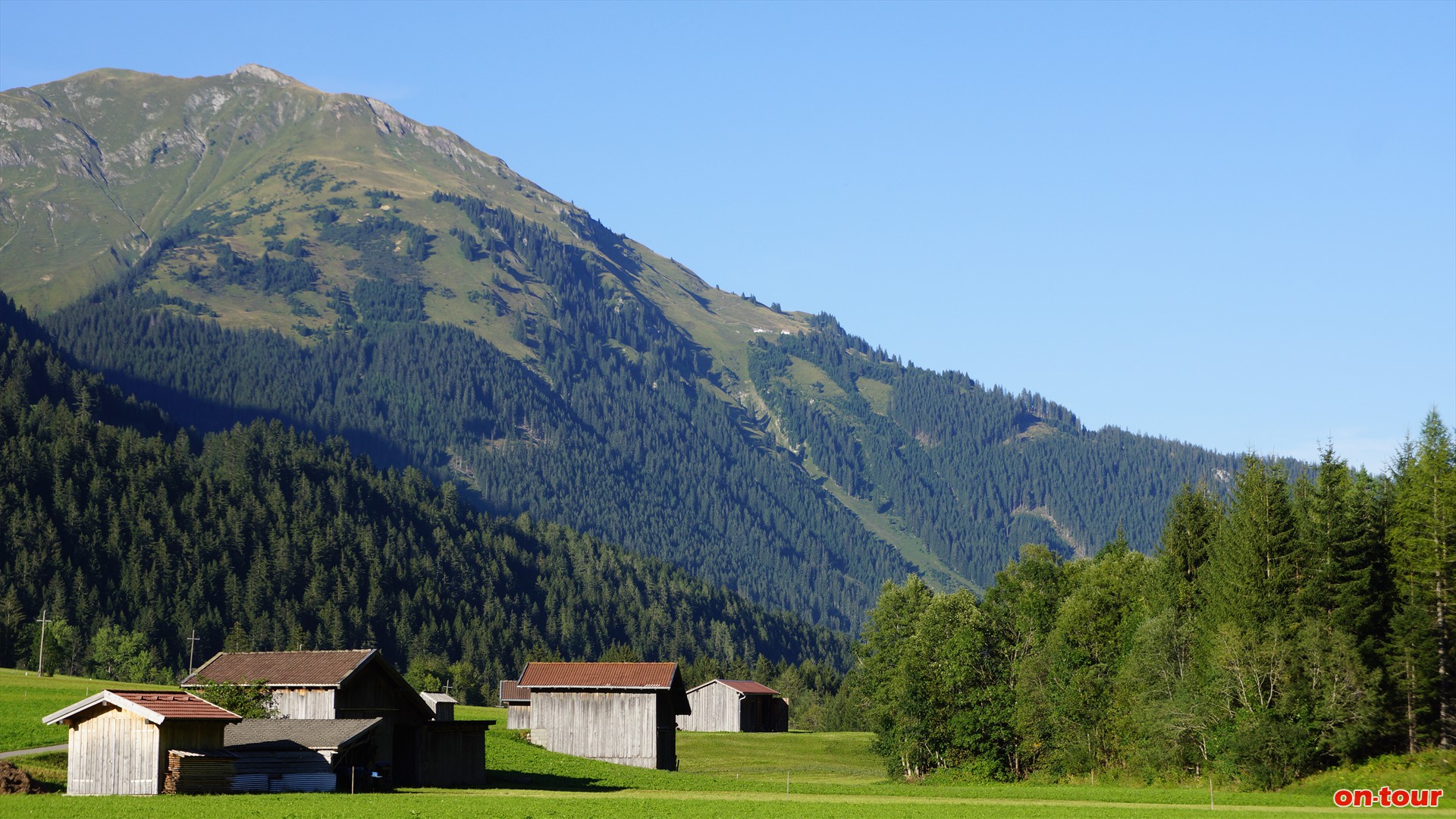 Die Südwestflanke der Jöchelspitze vom Lechtal aus. Schnell und ohne große Kraftanstrengungen erreichbar, inklusive dem einzigartigen Panorama. 