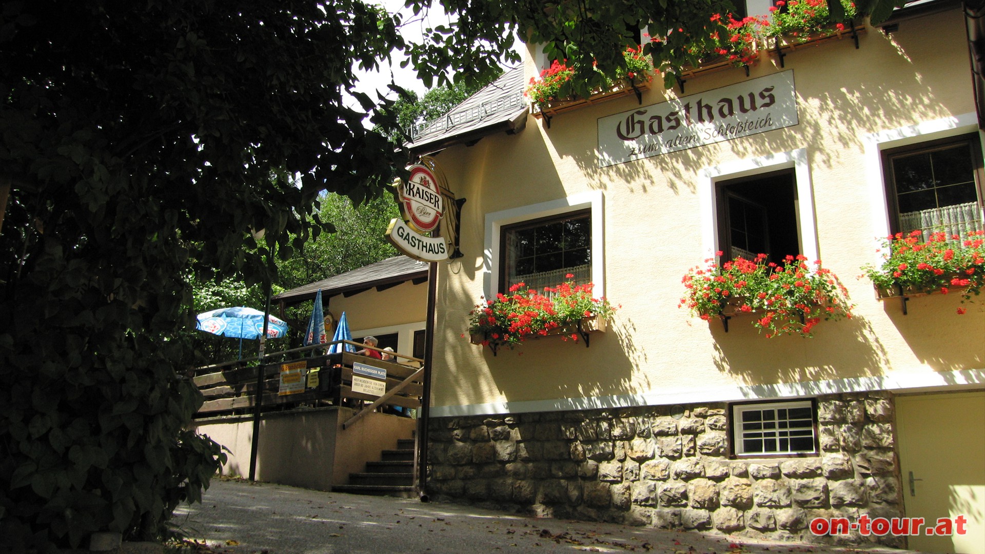 Gasthaus zum alten Schlossteich in Greith. Weiter nach Schrattenbach.