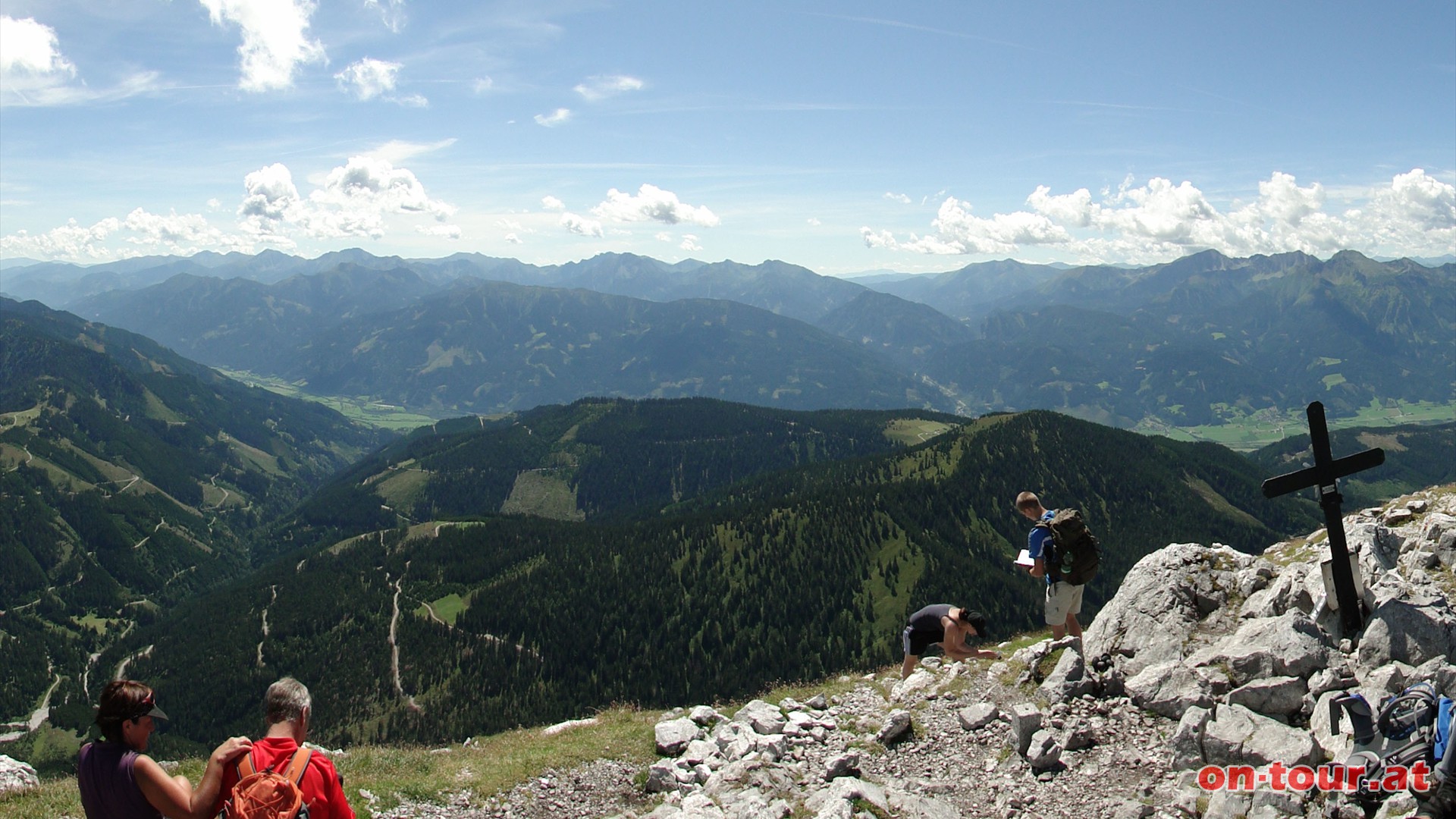 S-Panorama: Paltental; dahinter die Rottenmanner und Triebener Tauern.