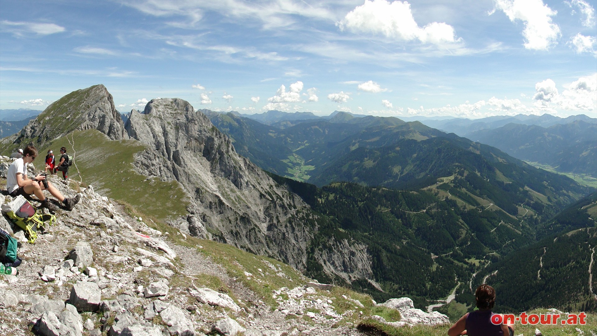 O-Panorama: Johnsbachtal; Sparafeld und Admonter Reichenstein (links).