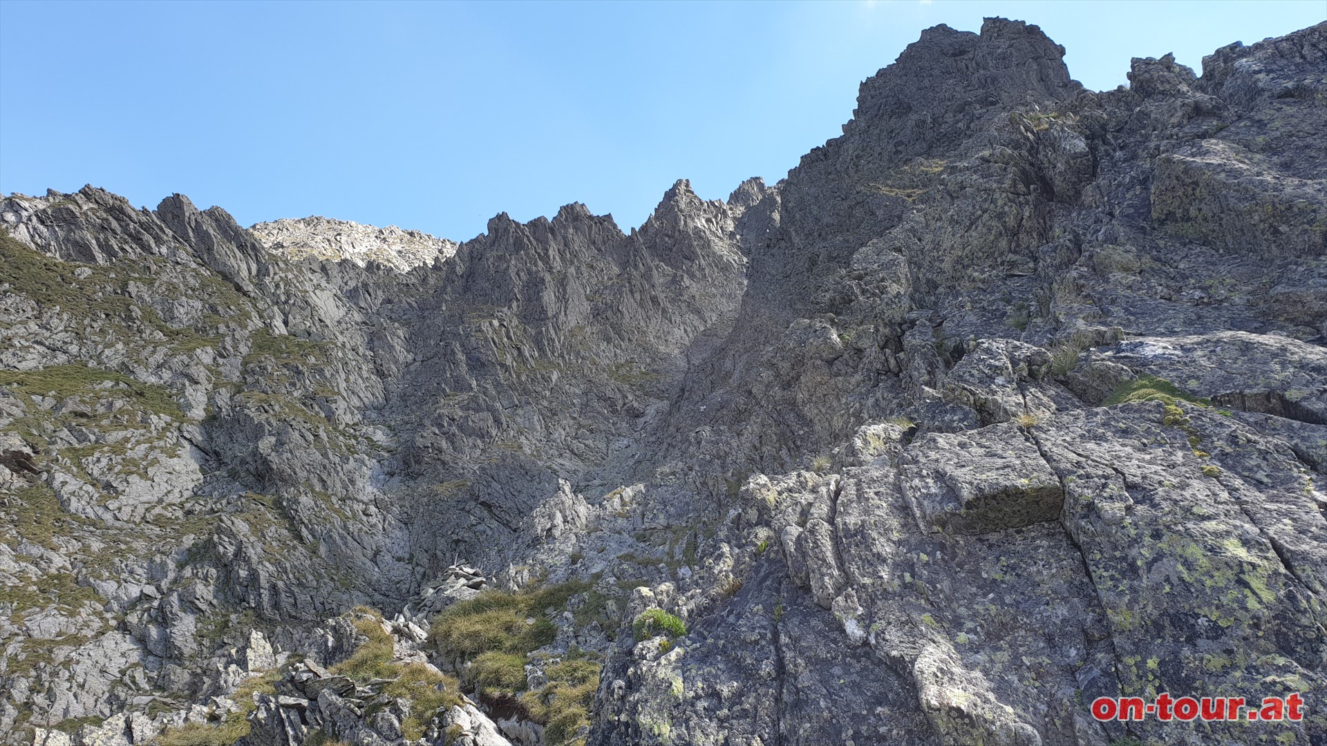 �ber den S�dwestgrat in die Westschlucht hinein und dort bergauf.