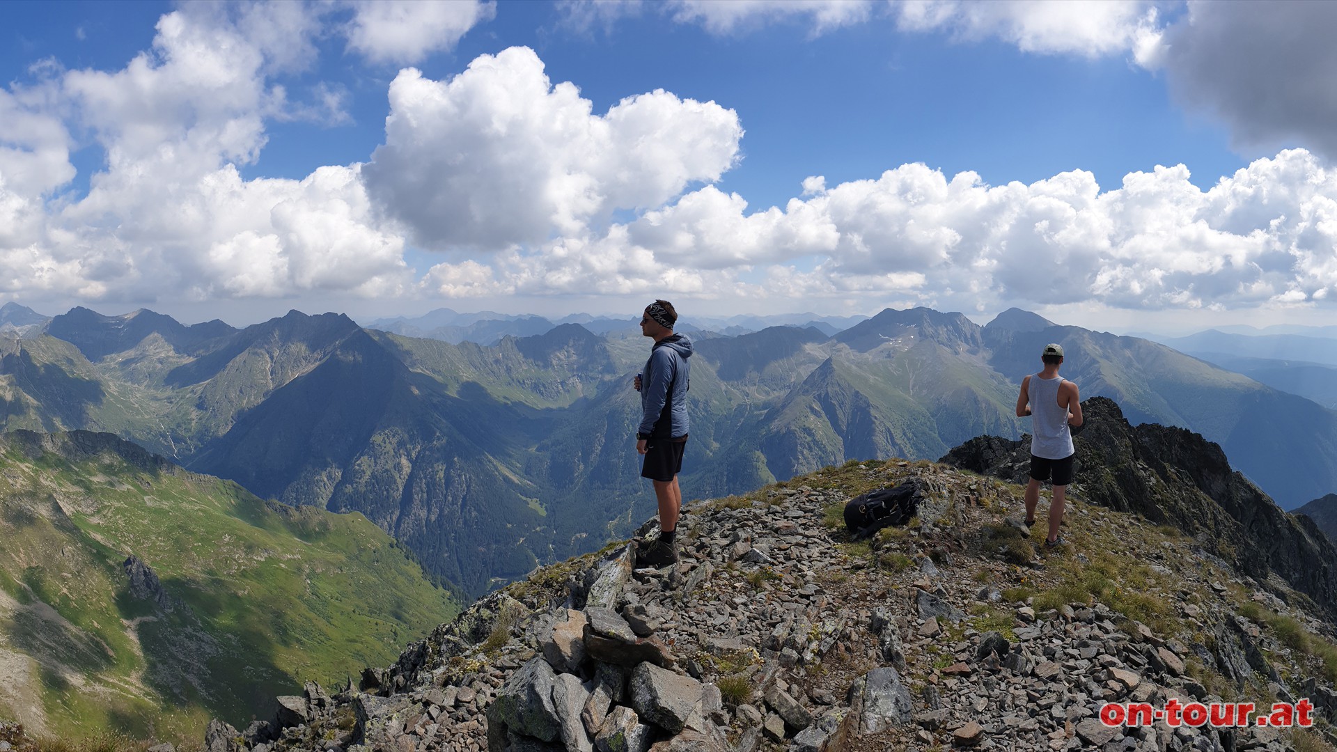 Kasereck O-Panorama; Lessachtal und gegen�ber Deichselspitze, Zischken, Roteck, Preber,....