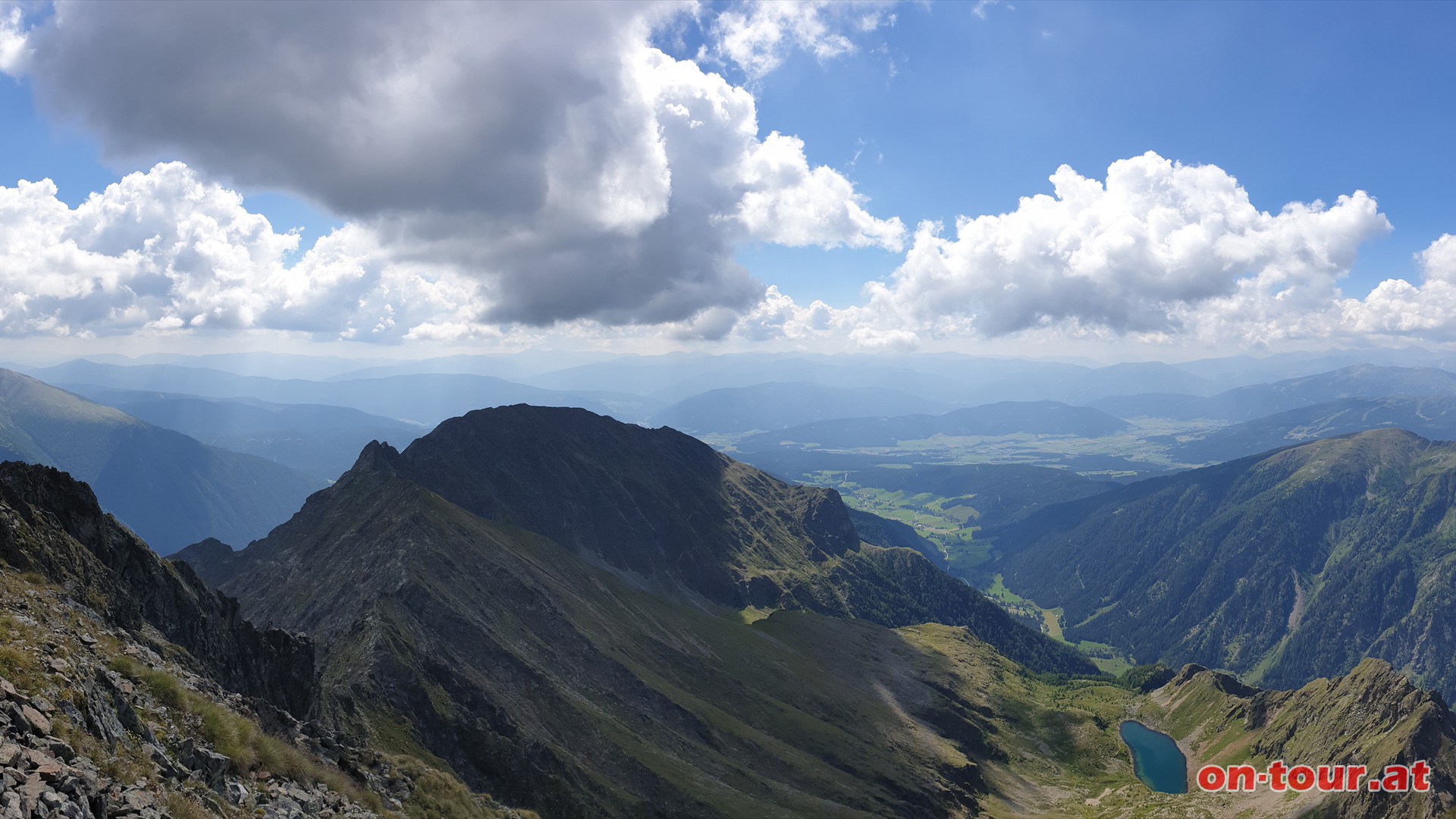Kasereck S-Panorama; Kreuzh�he und Blick in den Lungau.
