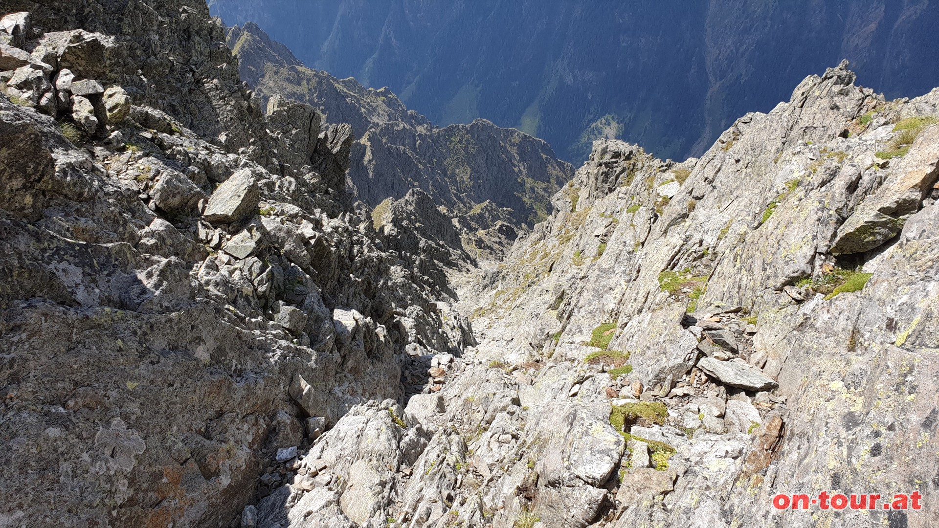 Leichtes Klettergel�nde (I-II) in der Westschlucht.
