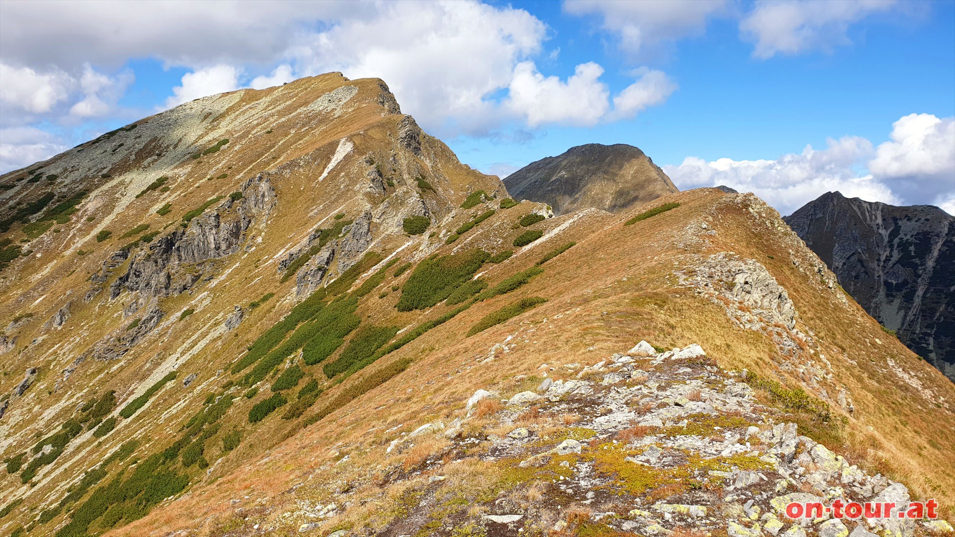 Mdringer Trl; am Grat (oder links unterhalb) zum Knaudachkogel.