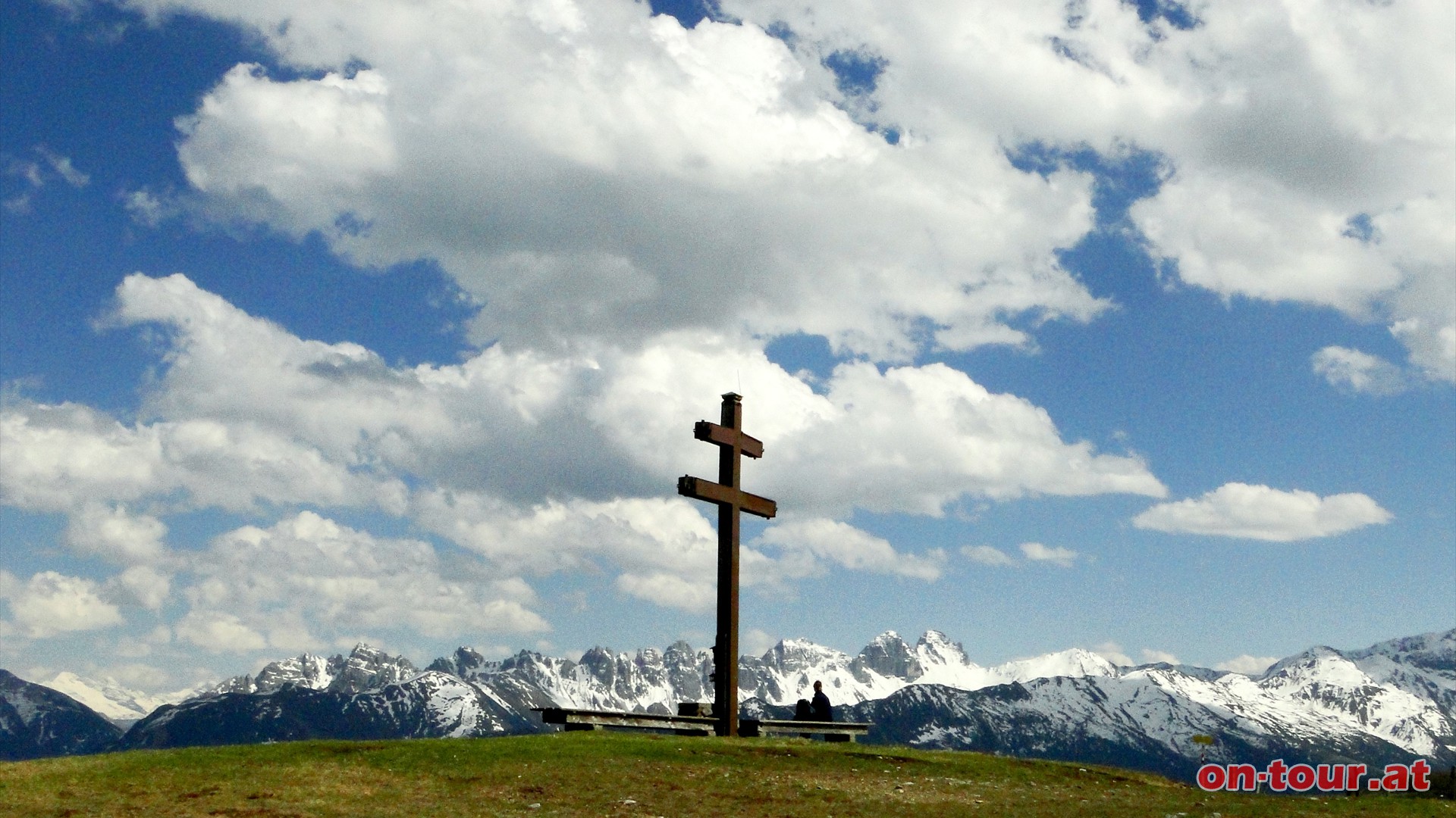 Das Panorama ist auch hier vom Feinsten; die Kalkkgel im Hintergrund.