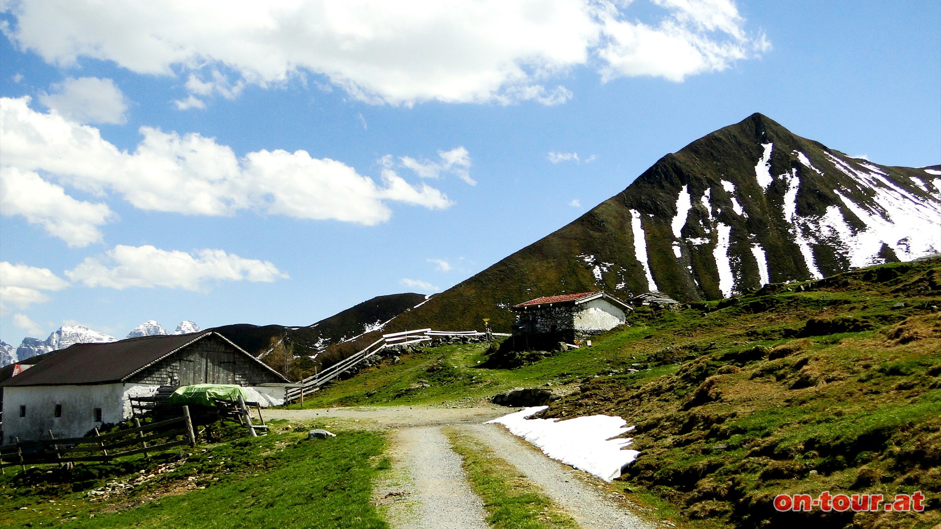 Nchste Station; Krimpenbachalm mit dem spitzen Kgele im Hintergrund.