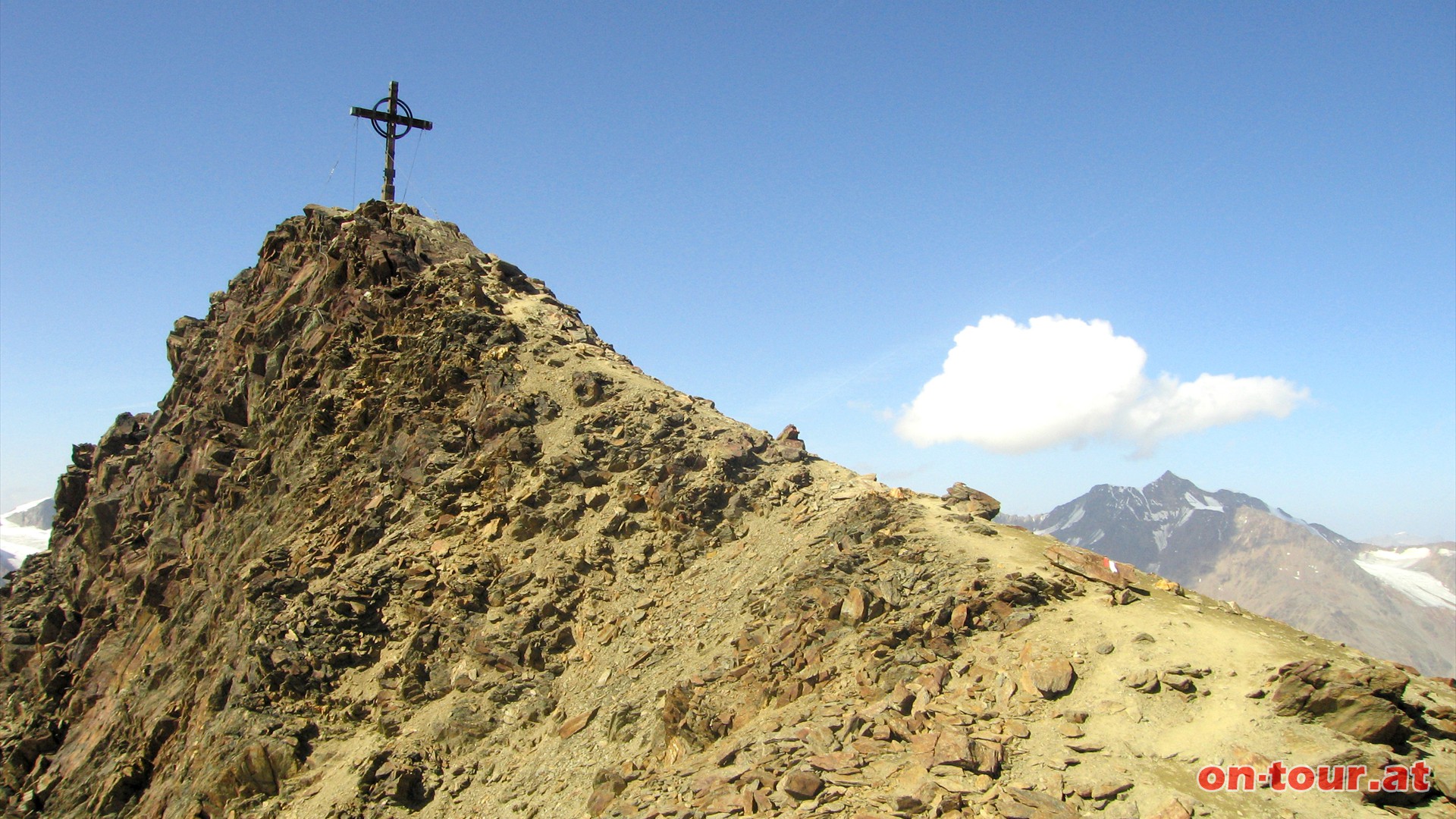 Das Kreuz auf der tztaler Kreuzspitze.