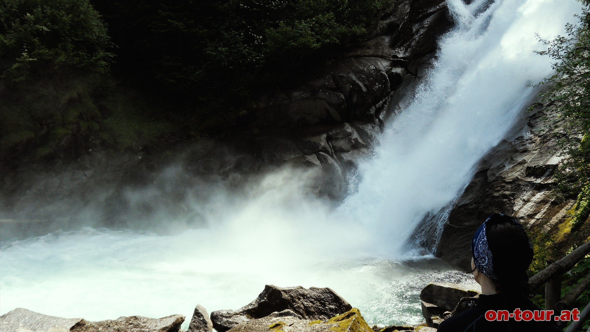 Die durchschnittliche Wassermenge betrgt 57,2m pro Sek.