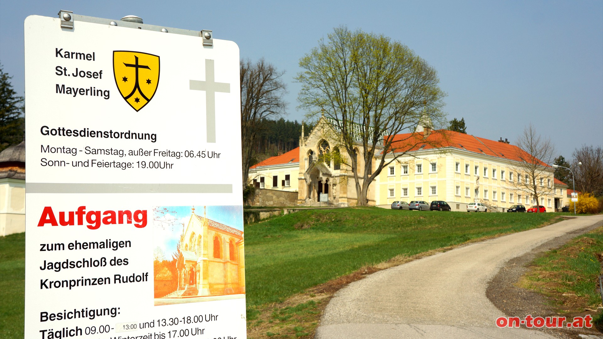 Das Schicksal von Kronprinz Rudolf wird pltzlich sehr lebendig. Im ehemaligen Jagdschlo kann man sich in die Welt der Habsburger zurckversetzen.