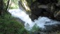 Temperamentvoller Landschitzbach mit Wasserfall.