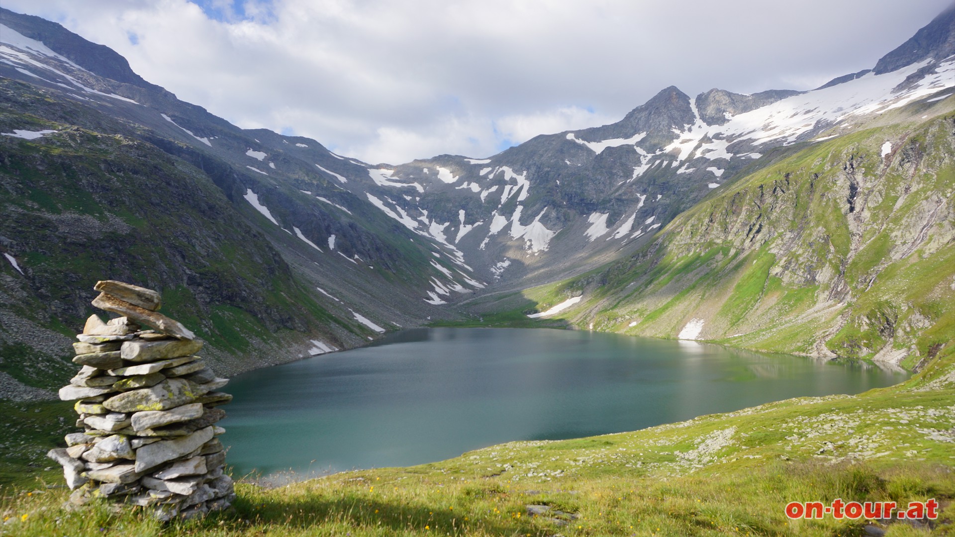 Aufstieg mit Seeblick.