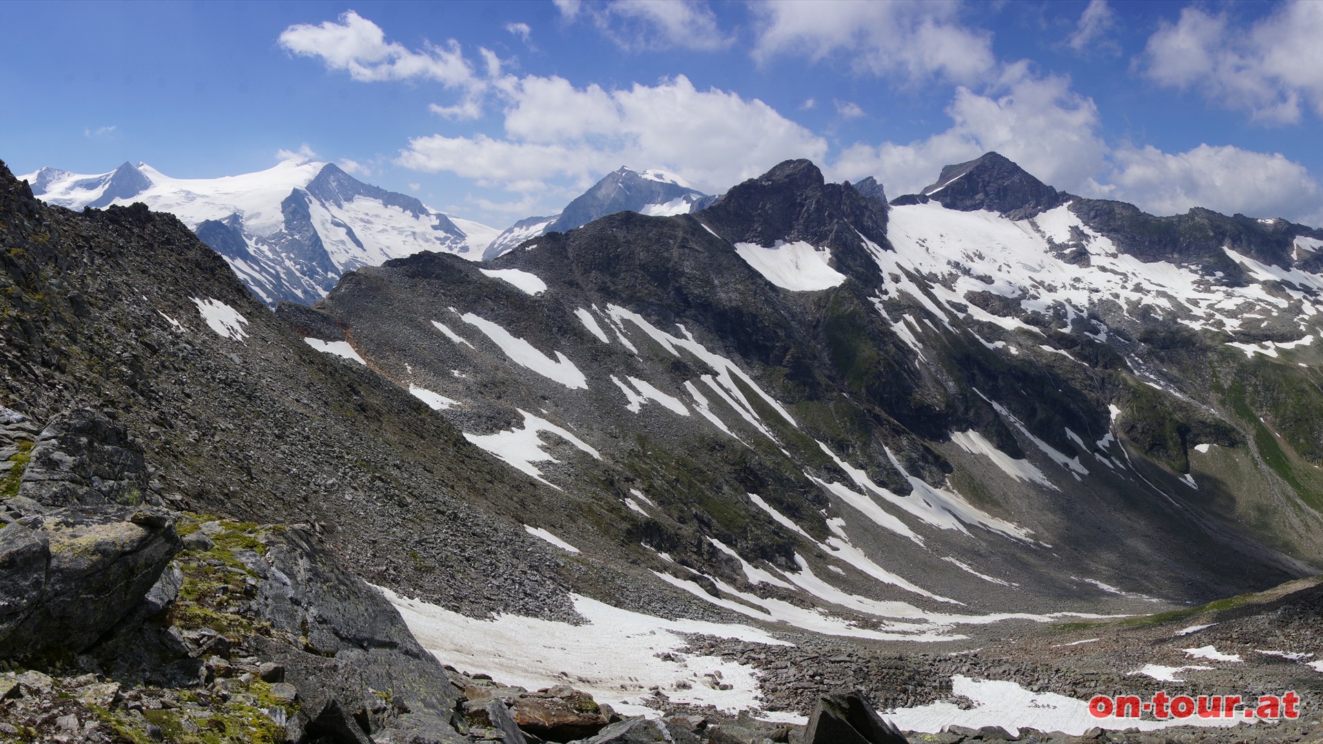 Sandebentrl, Blick Richtung Westen mit Seekopf und Kratzenberg.