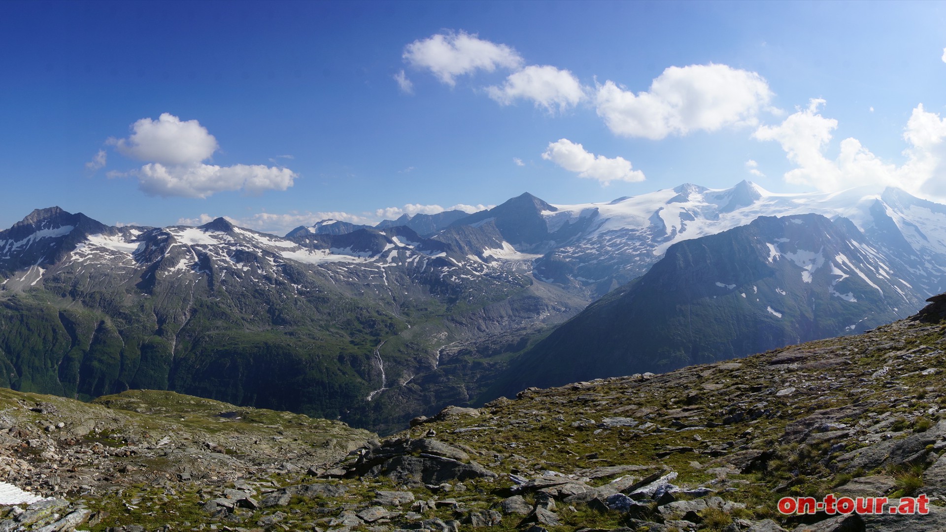 Im Sden die Venedigergruppe: Wildenkogl, Kristallwand, Hoher Zaun, Schwarze Wand und Rainerhorn (v.l.n.r.)