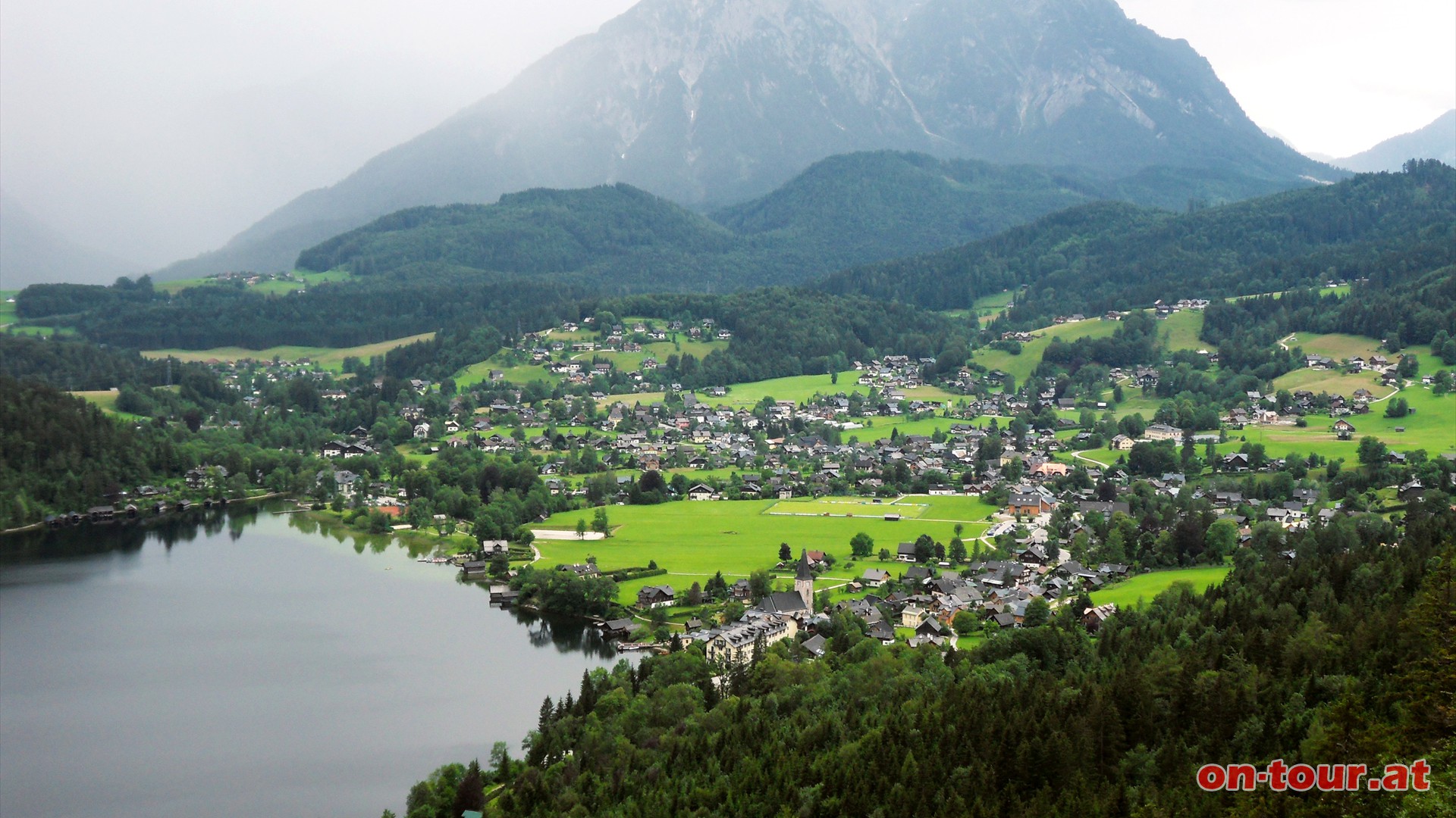 ber den Kiler Weg, mit schner Aussicht nach Altaussee, geht es rasch nach oben.