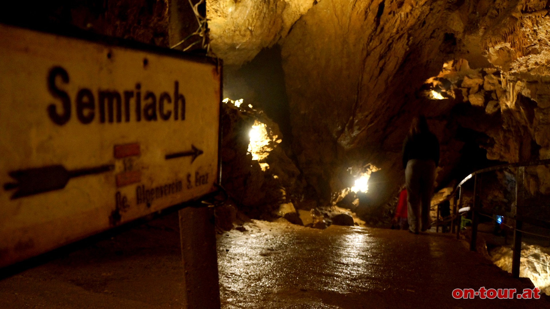 Der Rckweg zum Hhleneingang ist (alpenvereinsmig) gut beschildert.