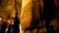 Und noch eine Superlative; der größte freihängende Tropfstein der Welt mit 13 m Höhe und 9 m Umfang. Alter etwa 10.000 Jahre. Gewicht ca. 40 Tonnen.